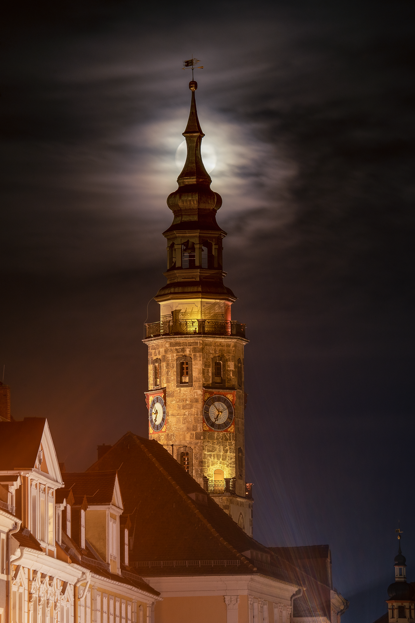Mond hinterm Rathaus